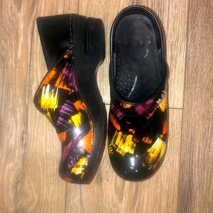 Sanita Womens Danish Clogs Paint Splatter Multi Abstract Shiny Sz EU 37 US 6